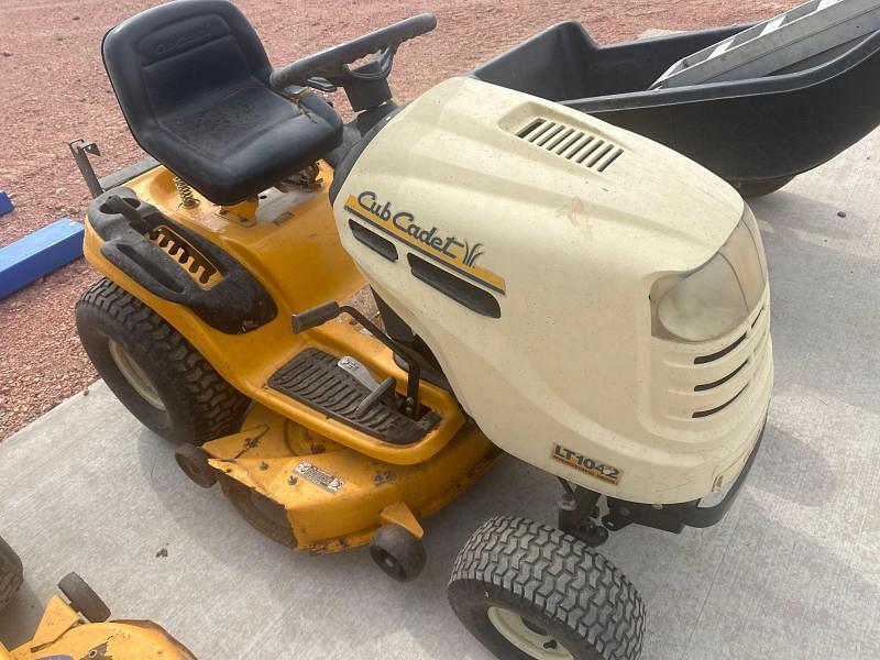 Image of Cub Cadet LT1042 Primary image