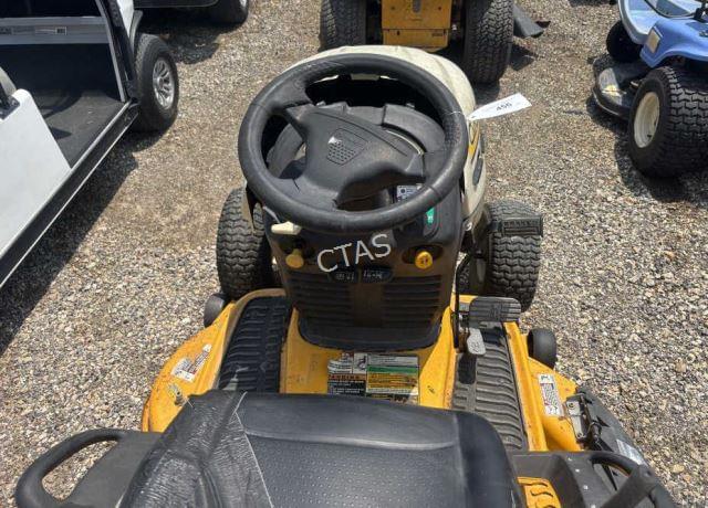 Image of Cub Cadet LT1042 equipment image 4