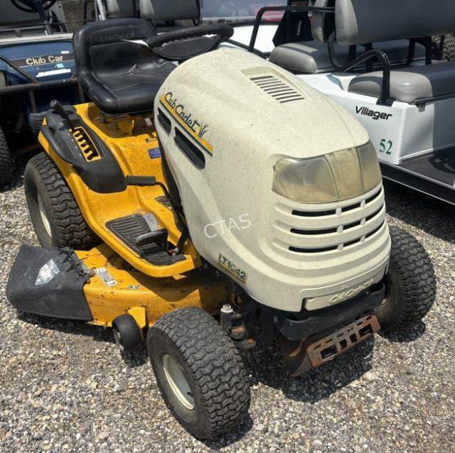 Image of Cub Cadet LT1042 equipment image 1