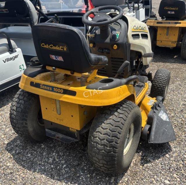 Image of Cub Cadet LT1042 equipment image 2