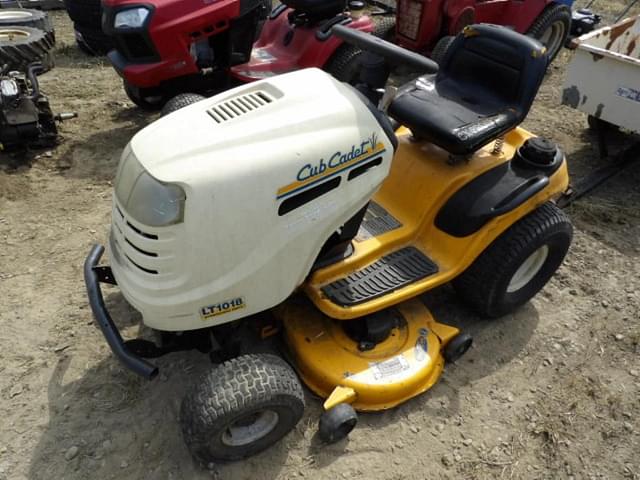 Image of Cub Cadet LT1018 equipment image 1