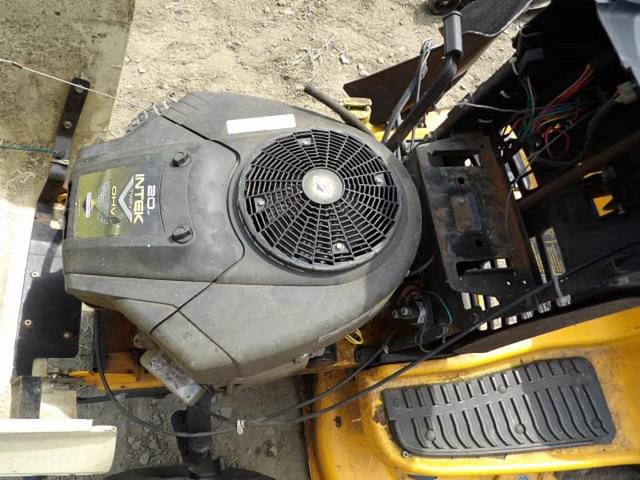 Image of Cub Cadet LT1018 equipment image 2