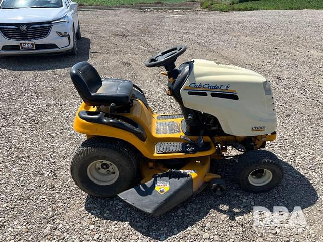 Image of Cub Cadet LT1018 equipment image 4