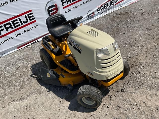 Image of Cub Cadet LT1018 equipment image 2