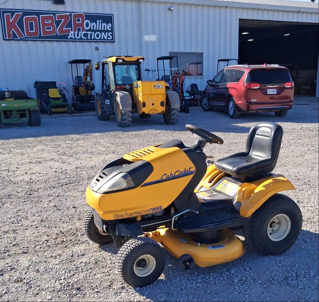 Cub Cadet LT1024 Equipment Image0