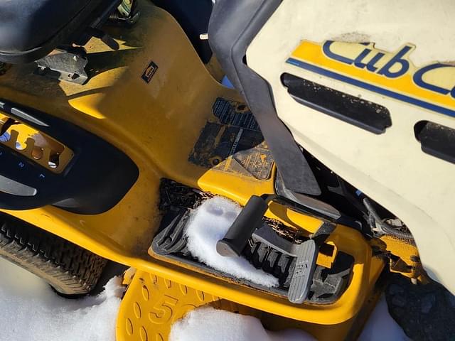 Image of Cub Cadet LT1024 equipment image 3