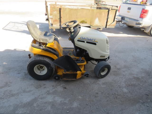 Image of Cub Cadet LT1042 equipment image 1