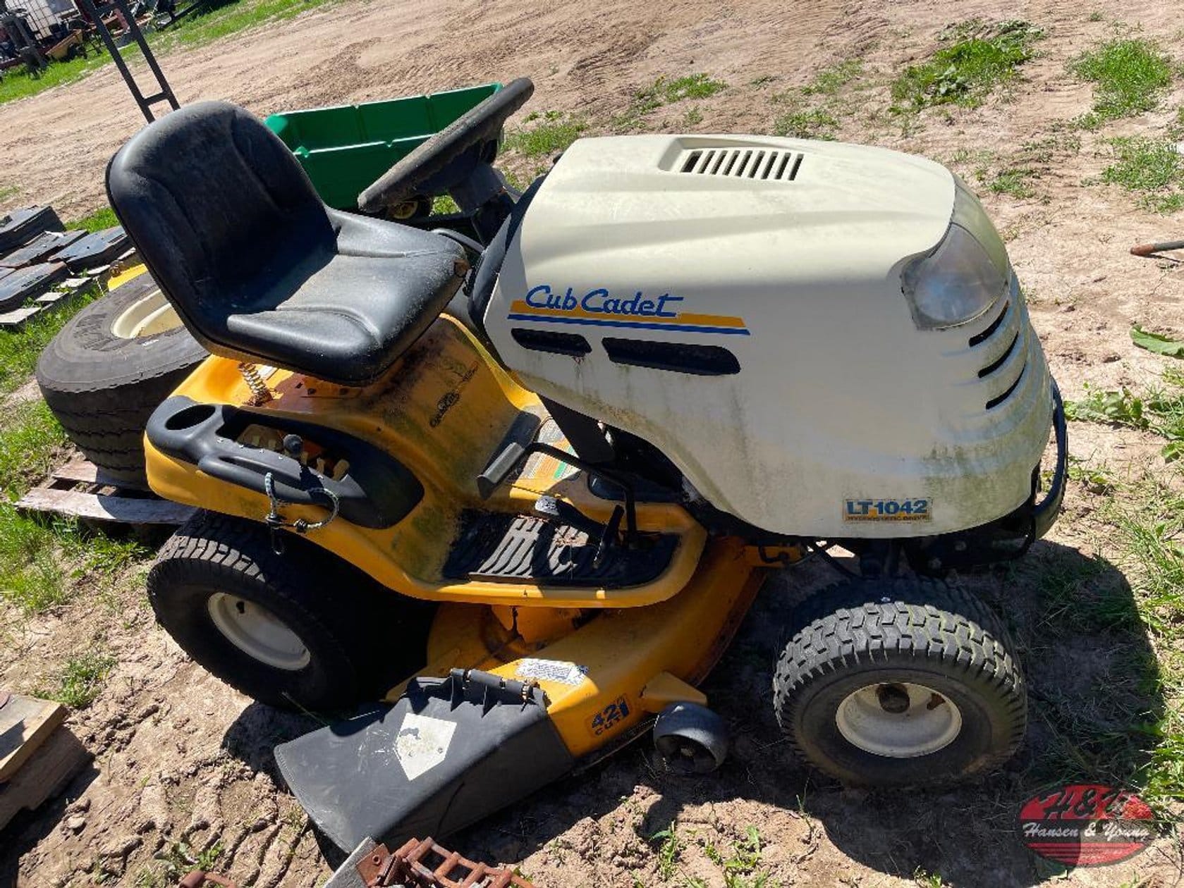 2007 Cub Cadet LT1042 Equipment Image0