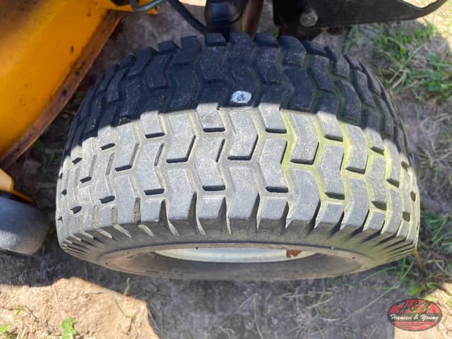Image of Cub Cadet LT1042 equipment image 4