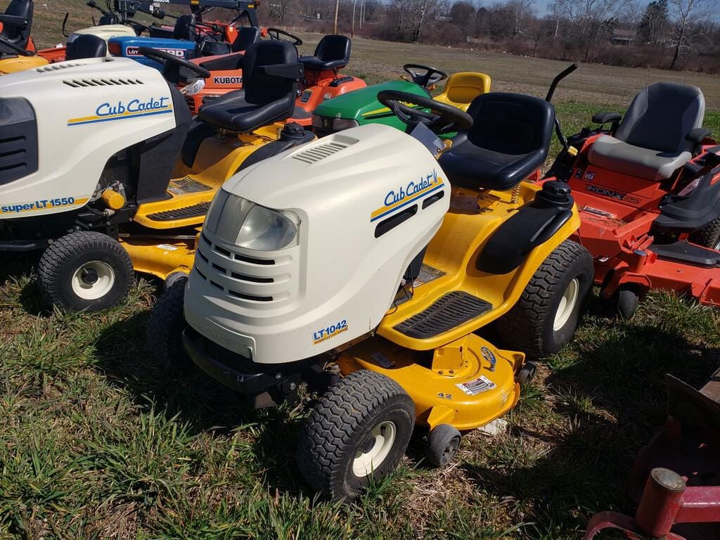 Main image Cub Cadet LT1042