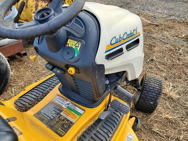 Image of Cub Cadet LT1042 equipment image 4