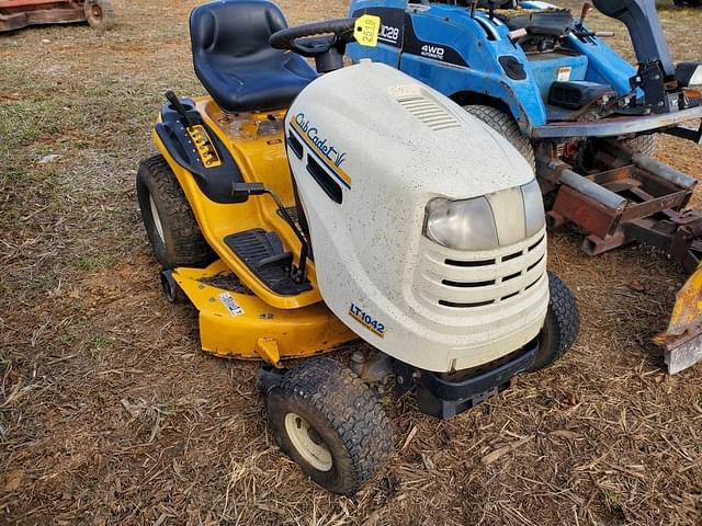 Image of Cub Cadet LT1042 equipment image 1