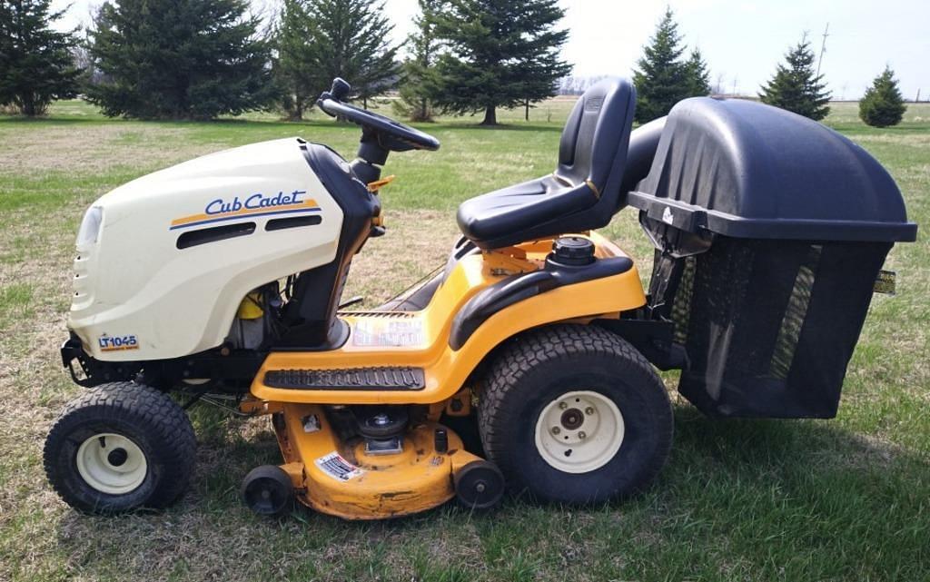 Image of Cub Cadet LT1045 Primary image