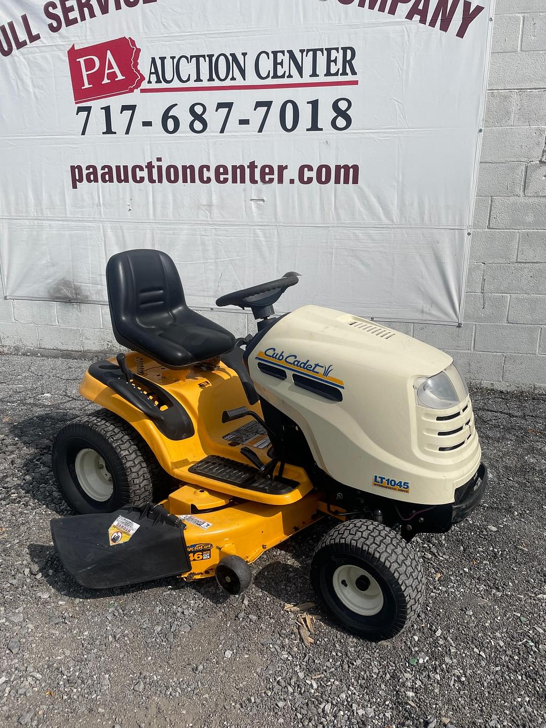 Image of Cub Cadet LT1045 Primary image