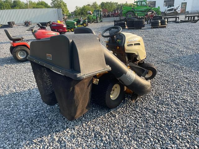 Image of Cub Cadet LT1045 equipment image 3