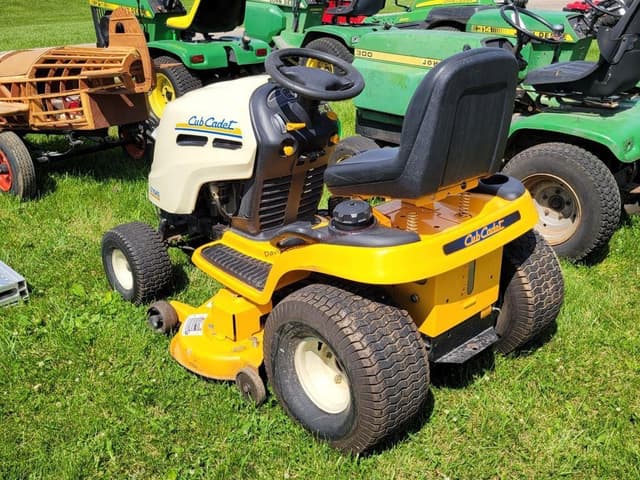 Image of Cub Cadet LT1045 equipment image 1
