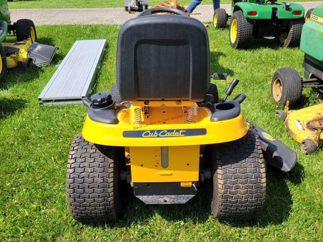 Image of Cub Cadet LT1045 equipment image 2