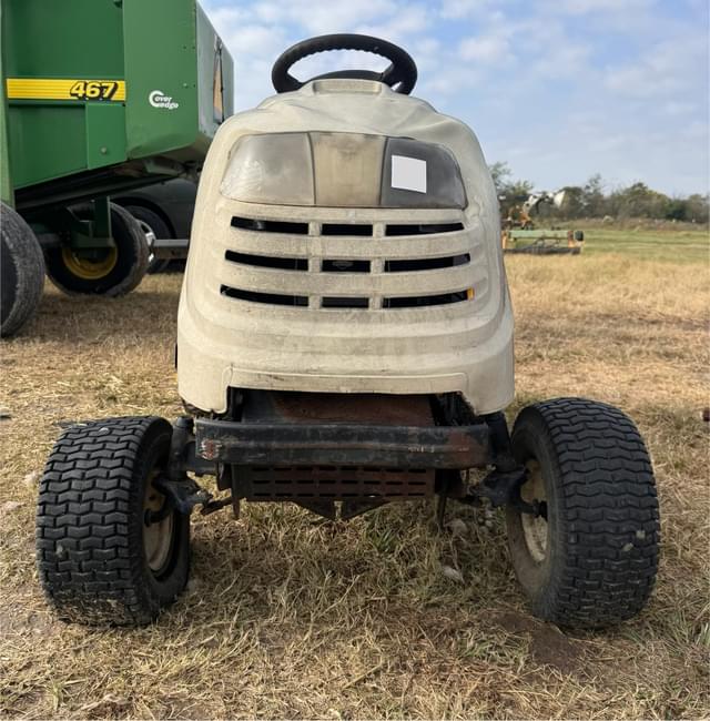 Image of Cub Cadet LT1045 equipment image 4