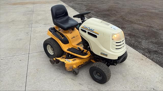 Image of Cub Cadet LT1045 equipment image 1