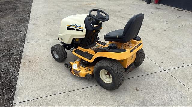 Image of Cub Cadet LT1045 equipment image 3