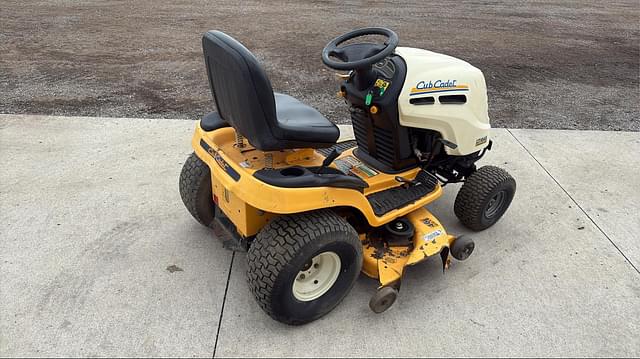 Image of Cub Cadet LT1045 equipment image 2