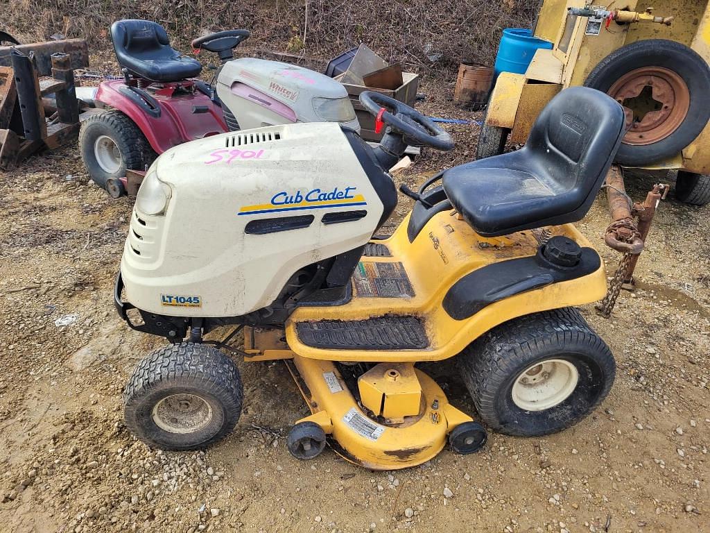 Image of Cub Cadet LT1045 Image 1