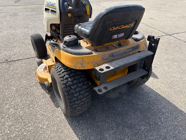 Image of Cub Cadet LT1045 equipment image 4