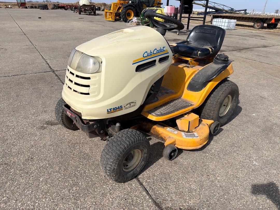 Image of Cub Cadet LT1045 Primary image