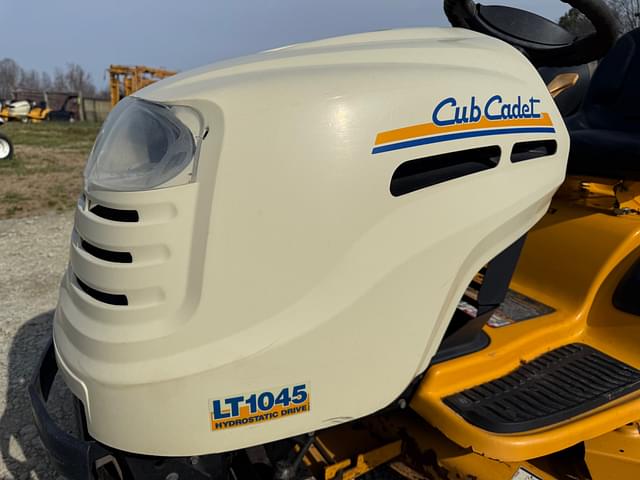 Image of Cub Cadet LT1045 equipment image 1