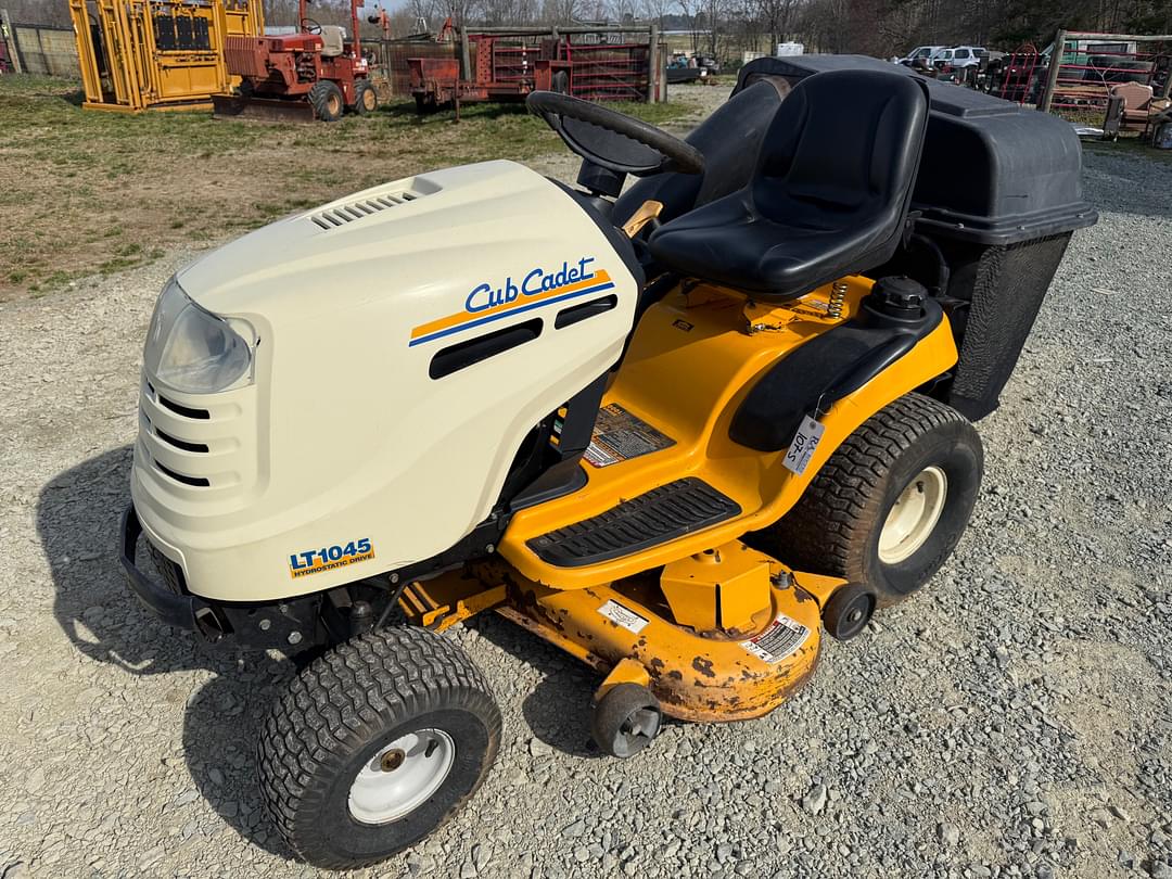 Image of Cub Cadet LT1045 Primary image