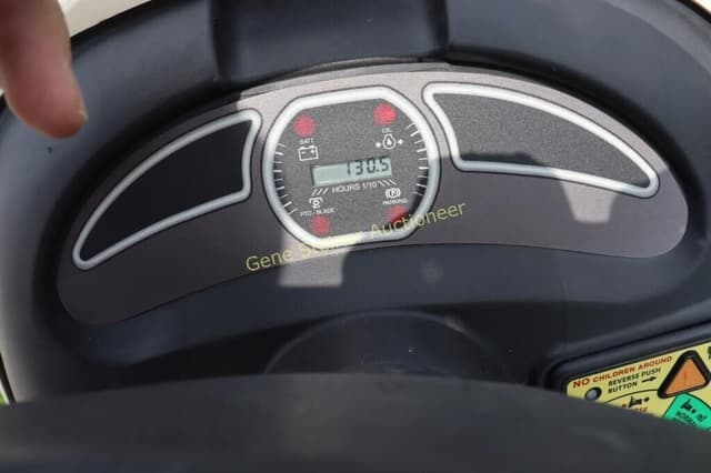 Image of Cub Cadet LT1045 equipment image 4
