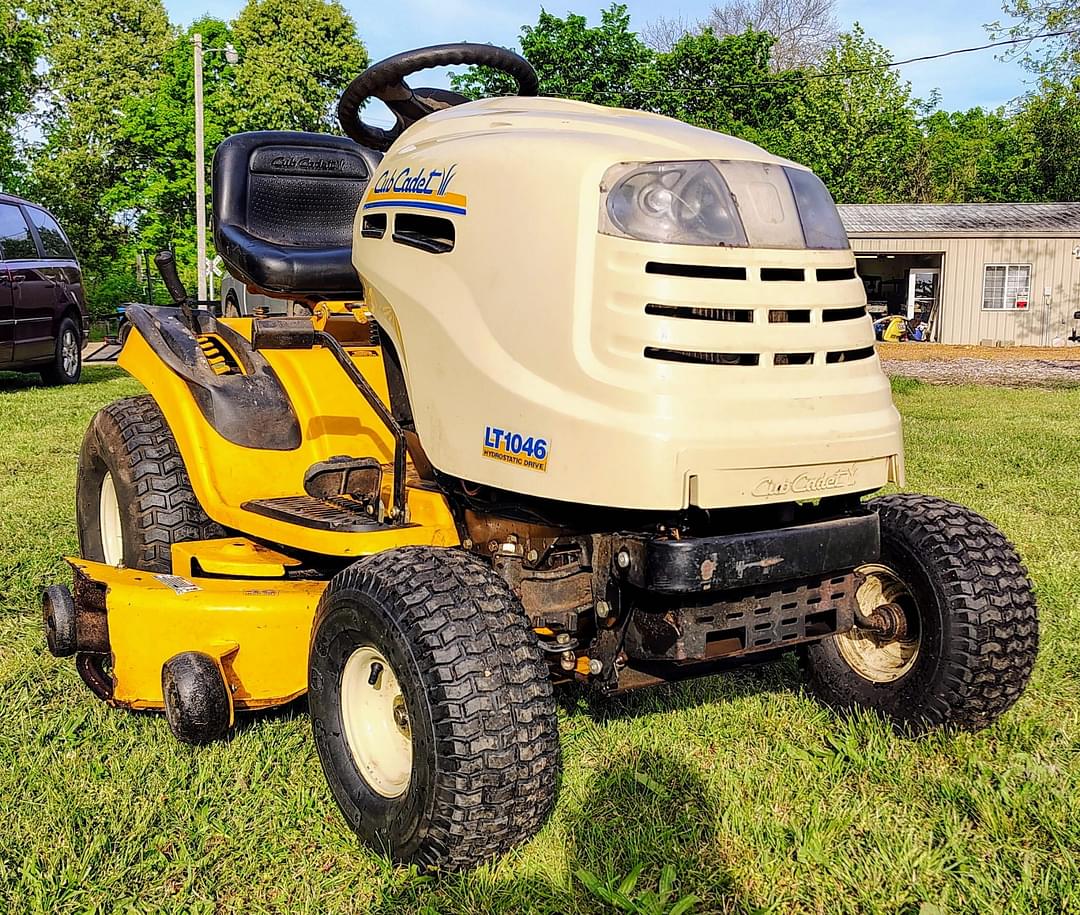 Image of Cub Cadet LT1046 Image 1