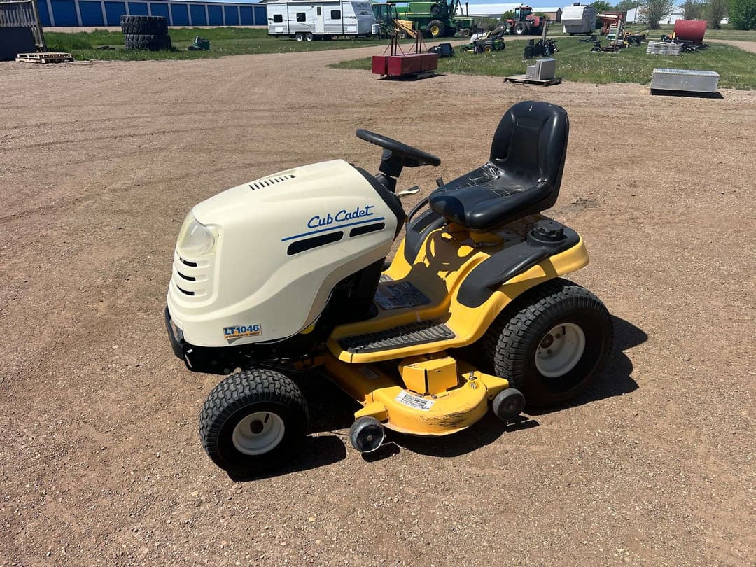 Image of Cub Cadet LT1046 Primary image