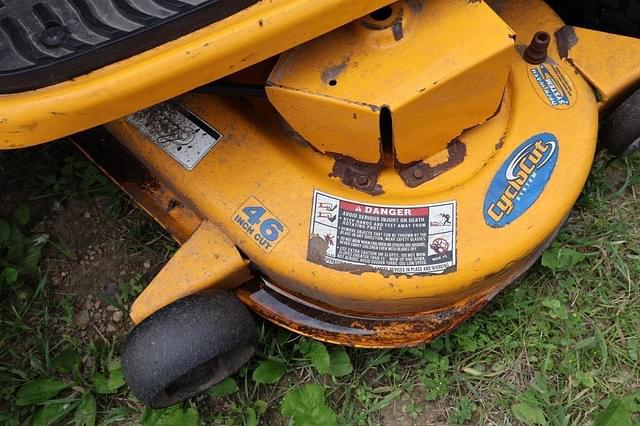 Image of Cub Cadet LT1046 equipment image 4
