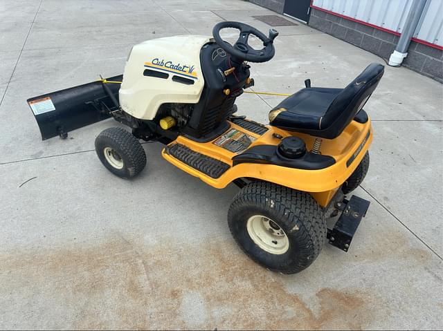 Image of Cub Cadet LT1050 equipment image 3