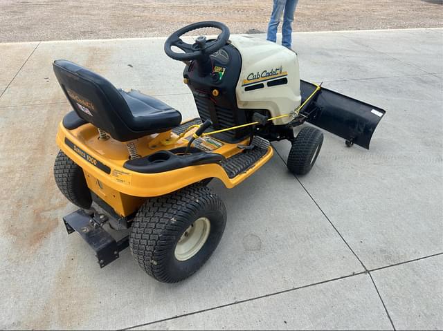 Image of Cub Cadet LT1050 equipment image 2