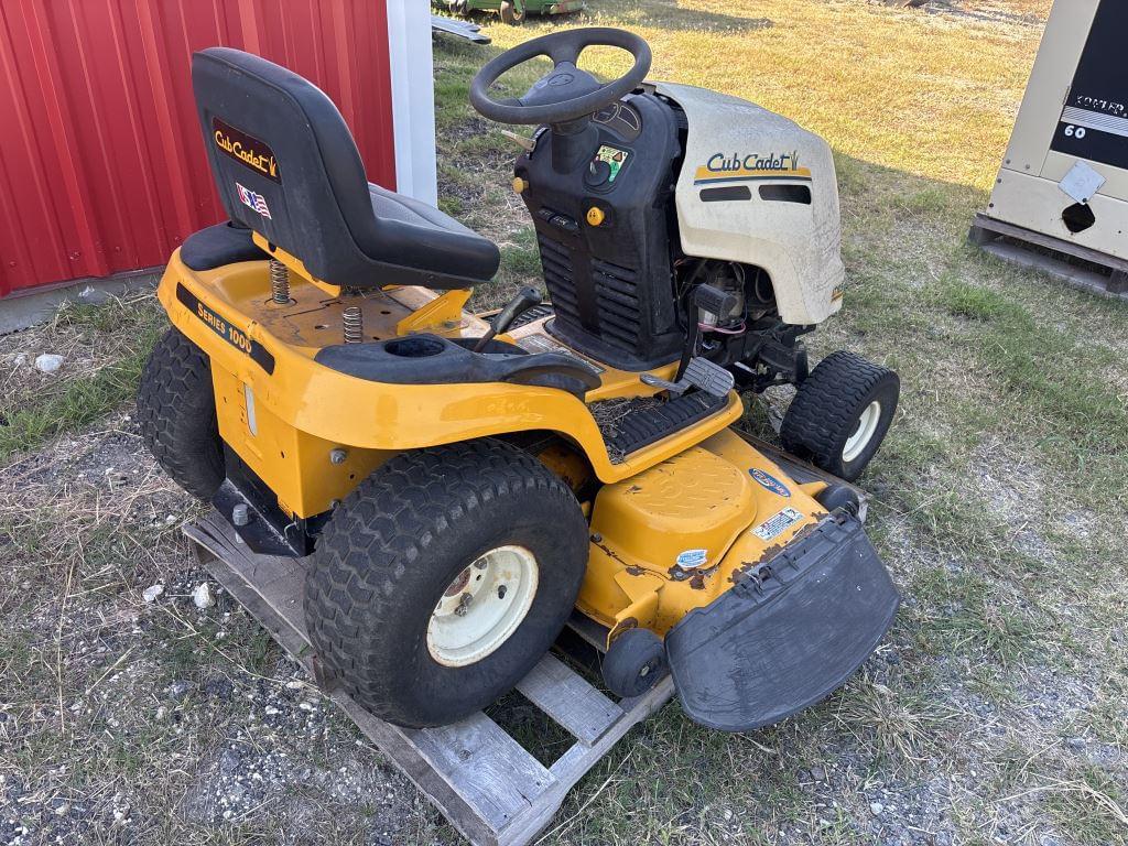 Image of Cub Cadet LT1050 Image 1