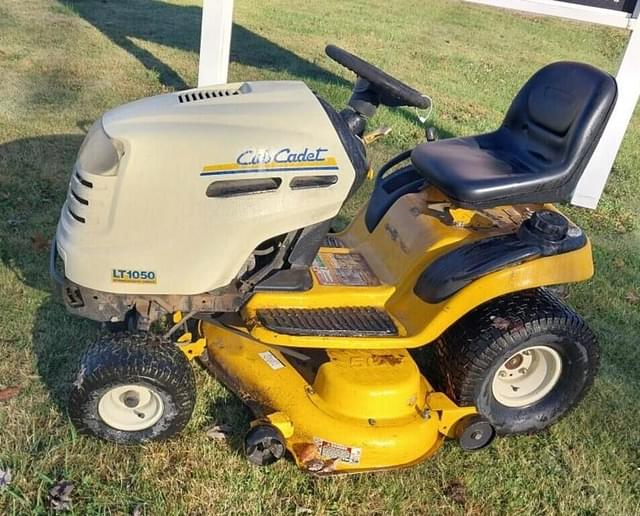 Image of Cub Cadet LT1050 equipment image 1