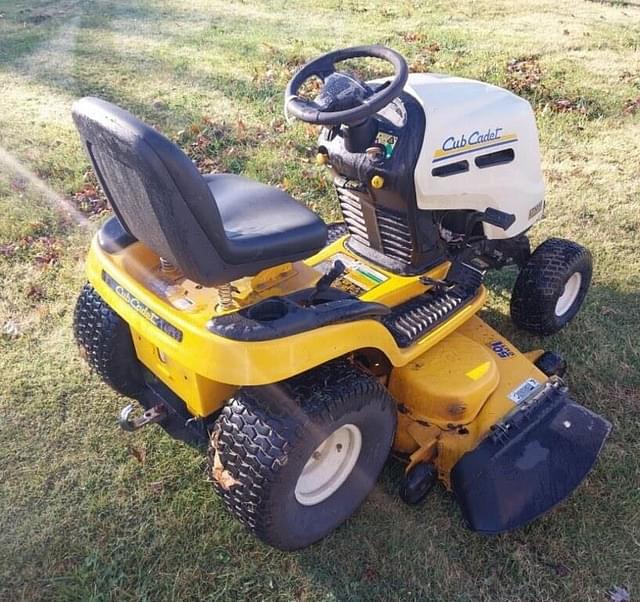 Image of Cub Cadet LT1050 equipment image 3