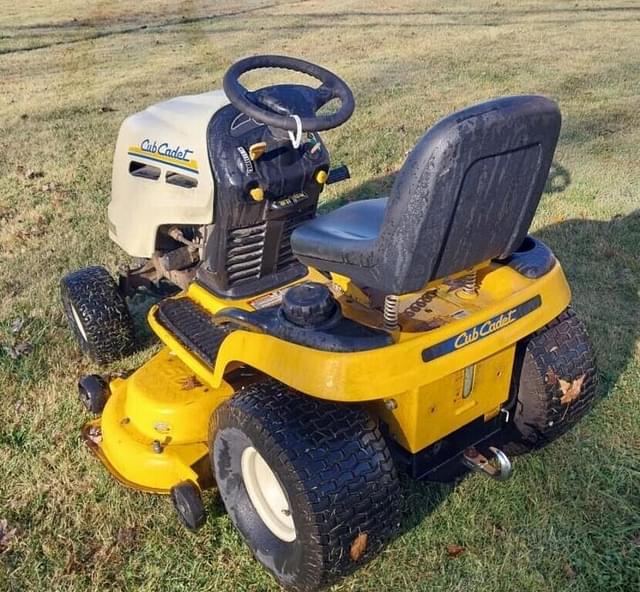 Image of Cub Cadet LT1050 equipment image 2