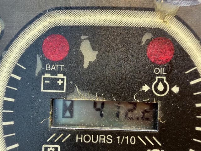 Image of Cub Cadet LT1050 equipment image 4