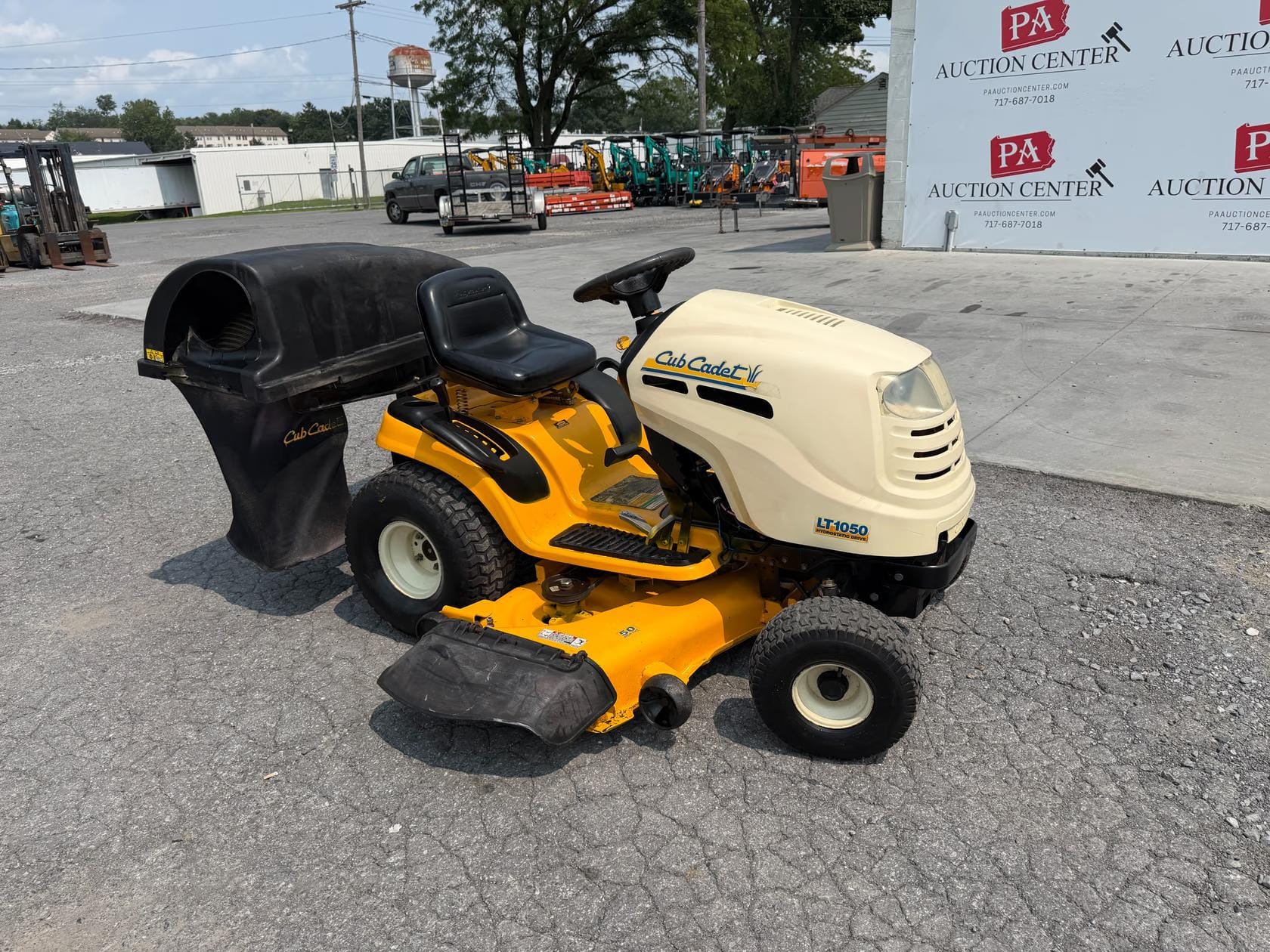 Cub Cadet LT1050 Equipment Image0