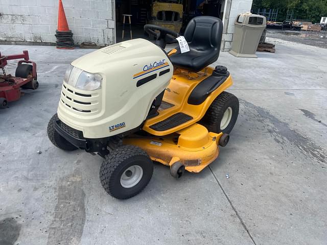 Image of Cub Cadet LT1050 equipment image 1