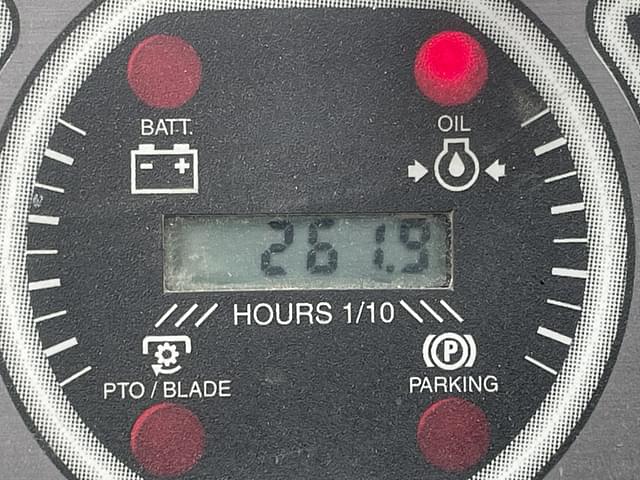 Image of Cub Cadet LT1050 equipment image 4