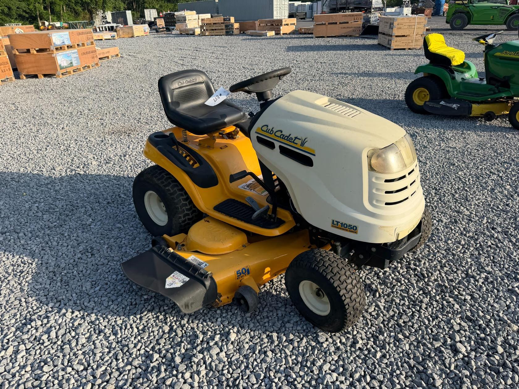 Cub Cadet LT1050 Equipment Image0