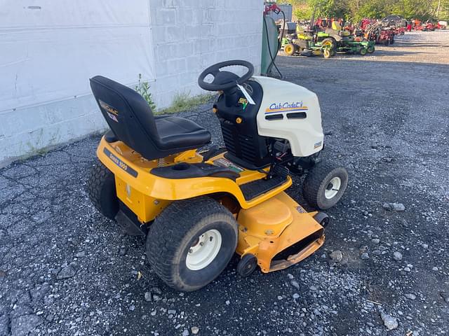 Image of Cub Cadet LT1050 equipment image 3