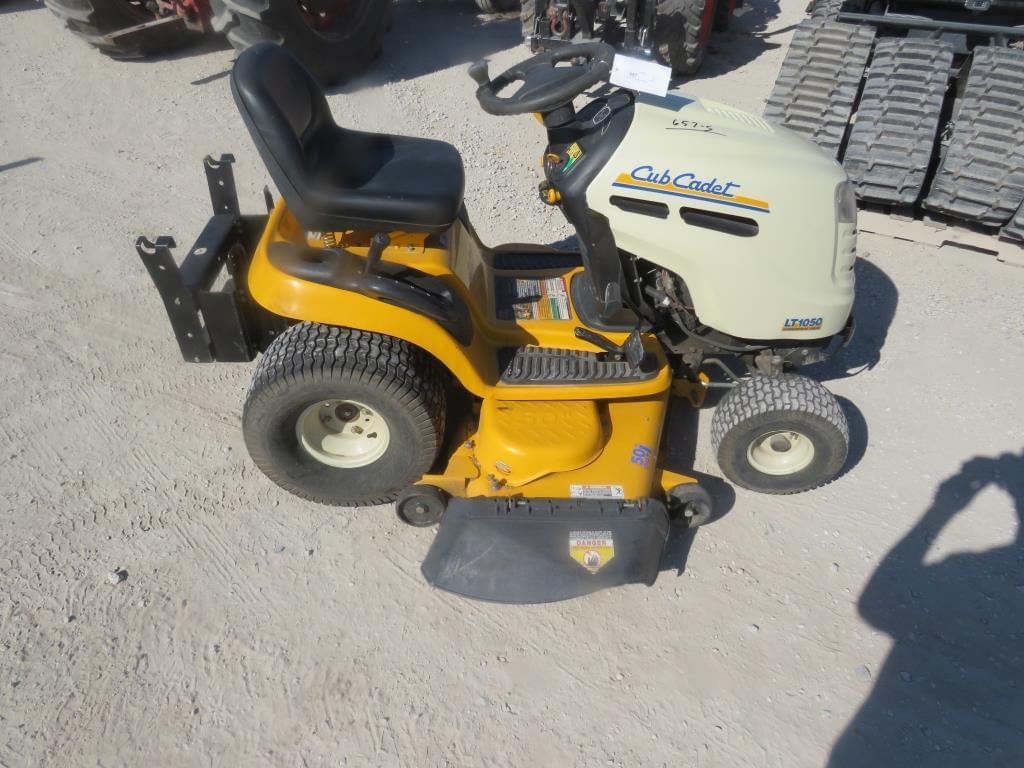 Image of Cub Cadet LT1050 Primary image
