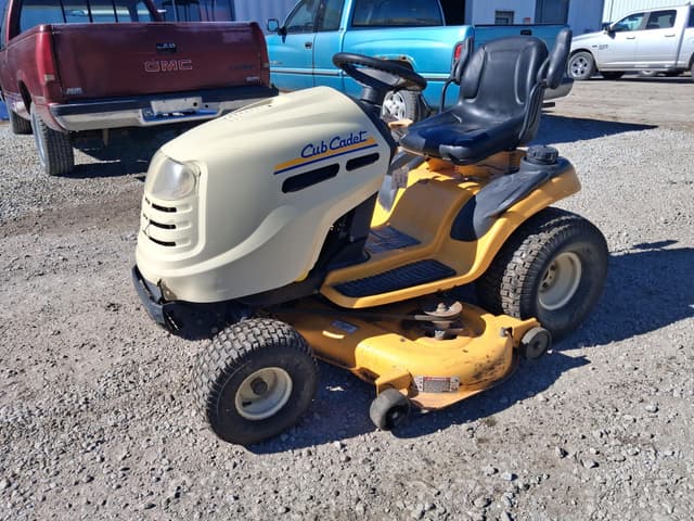 Image of Cub Cadet LT1050 equipment image 1