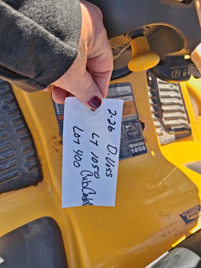 Image of Cub Cadet LT1050 equipment image 2