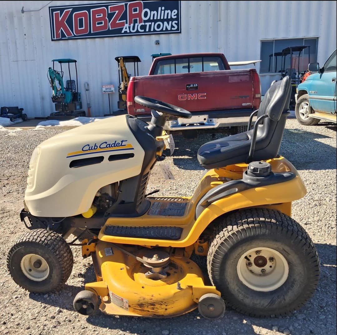 Image of Cub Cadet LT1050 Primary image